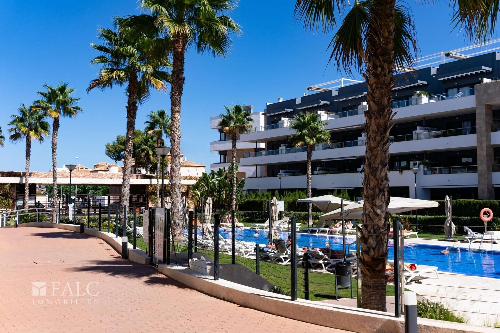 Pool & Bar Gemeinschaft